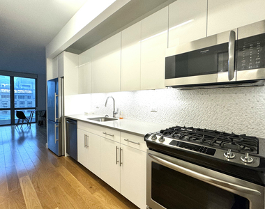 606 West 57th Street - Photo Thumbnail 3