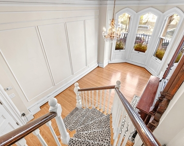 165 Beacon St - Photo Thumbnail 19