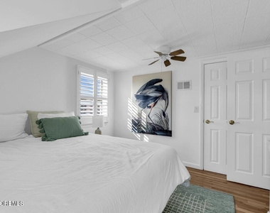 1403 Ocean Avenue - Photo Thumbnail 8