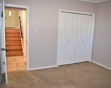 12820 Willow Lane - Photo Thumbnail 10