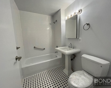 323 West 96th Street - Photo Thumbnail 5