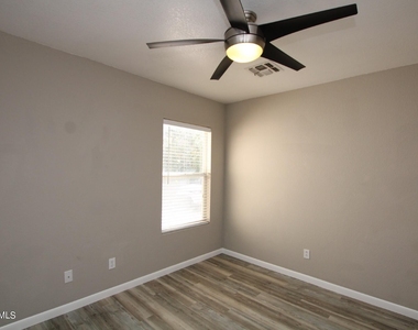 8946 E Yucca Street - Photo Thumbnail 10