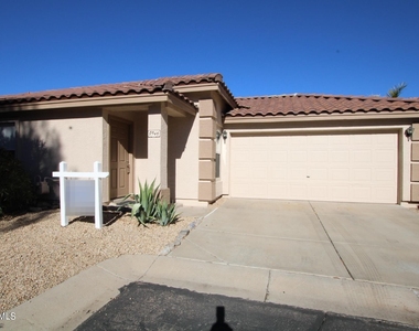 8946 E Yucca Street - Photo Thumbnail 14