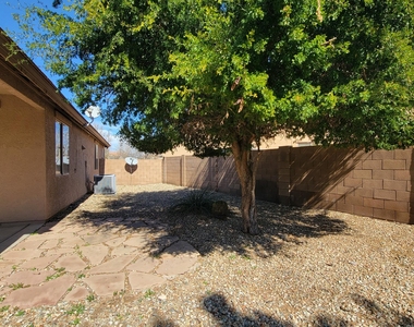 16523 W Lincoln Street - Photo Thumbnail 24