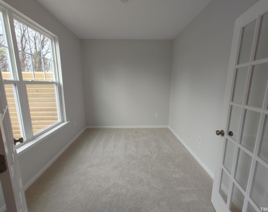 1229 Commack Drive - Photo Thumbnail 5