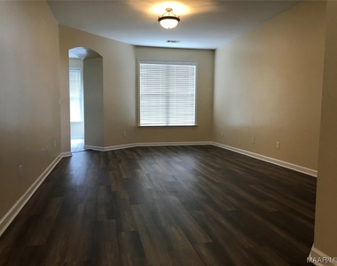 9512 Helmsley Circle - Photo Thumbnail 6