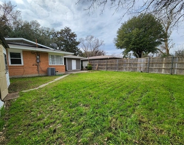 1823 Fuller Drive - Photo Thumbnail 15