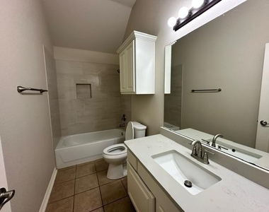 5113 Grampian Way - Photo Thumbnail 24