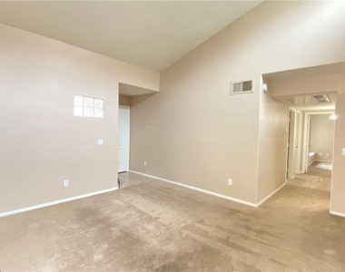 3145 E Flamingo Road - Photo Thumbnail 2