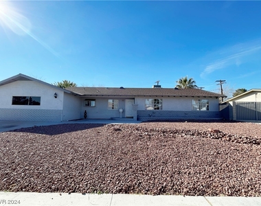 2100 Las Flores Street - Photo Thumbnail 3