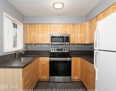 2445 Ne 122nd Avenue - Photo Thumbnail 6