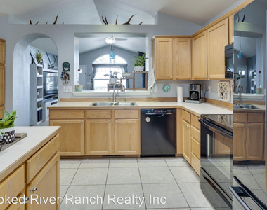 3534 Sw Reindeer Ave - Photo Thumbnail 7