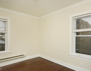 3819.5 N. Greenview, Unit E-8 - Photo Thumbnail 13