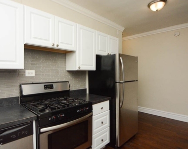 3819.5 N. Greenview, Unit E-8 - Photo Thumbnail 3