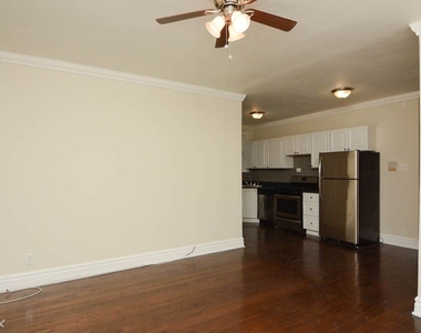 3819.5 N. Greenview, Unit E-8 - Photo Thumbnail 7