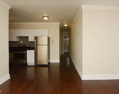 3819.5 N. Greenview, Unit E-8 - Photo Thumbnail 6