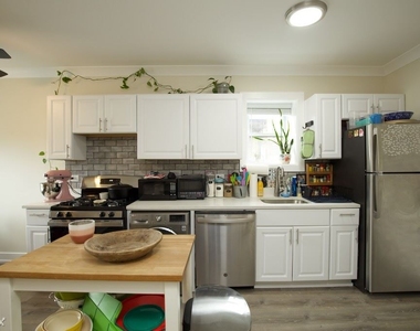 2131 W. Giddings, Unit D-8 - Photo Thumbnail 4