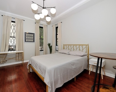 354 East 77th Street - Photo Thumbnail 2