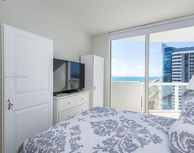 6365 Collins Ave - Photo Thumbnail 4