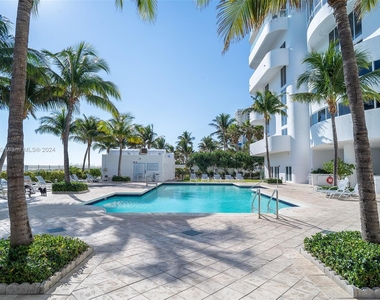 6365 Collins Ave - Photo Thumbnail 28