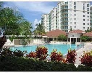 20000 E Country Club Dr - Photo Thumbnail 5