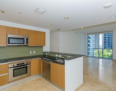 1060 Brickell Av - Photo Thumbnail 2