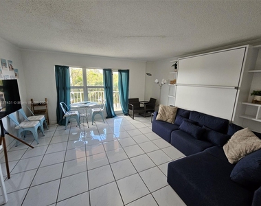 3000 E Sunrise Blvd - Photo Thumbnail 8