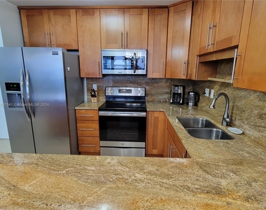 3725 S Ocean Dr - Photo Thumbnail 7