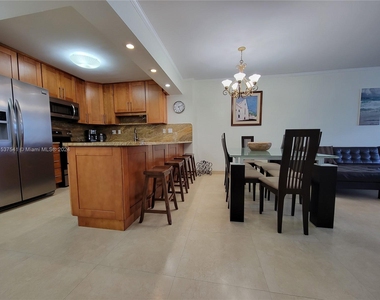 3725 S Ocean Dr - Photo Thumbnail 6