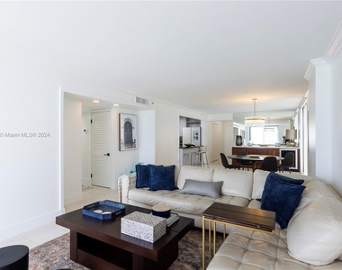 6061 Collins Ave - Photo Thumbnail 15