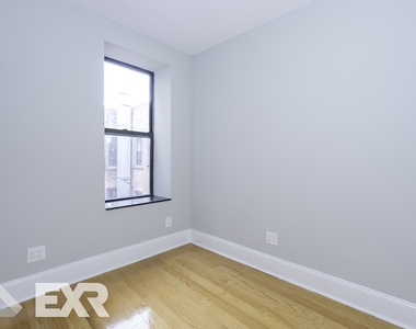 54 Maujer Street - Photo Thumbnail 5