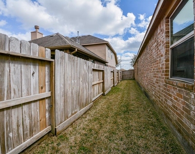 11711 Grimaldi Street - Photo Thumbnail 5