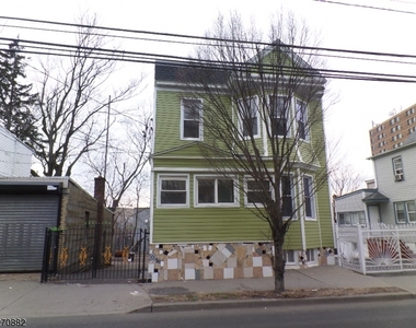 515 Grove St - Photo Thumbnail 0