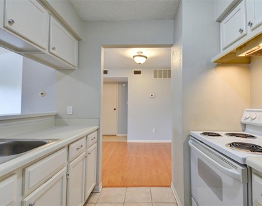 2120 El Paseo Street - Photo Thumbnail 13