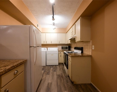 357 N Post Oak Lane - Photo Thumbnail 17