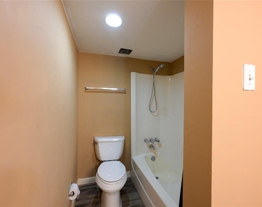 357 N Post Oak Lane - Photo Thumbnail 5