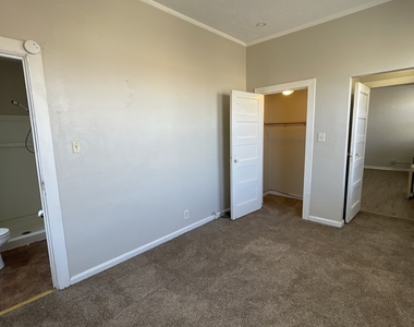 201 Unit 200 E Pike Street - Photo Thumbnail 8