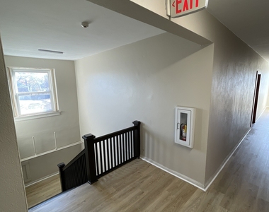 201 Unit 200 E Pike Street - Photo Thumbnail 5