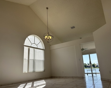 9589 Tavernier Drive - Photo Thumbnail 4