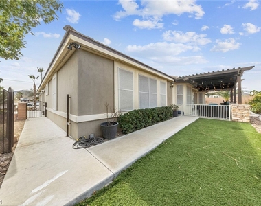 200 W Desert Rose Drive - Photo Thumbnail 65