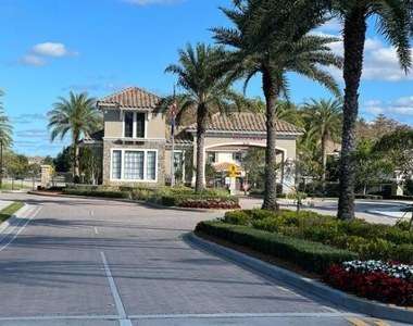 9008 Gulf Cove Drive - Photo Thumbnail 2