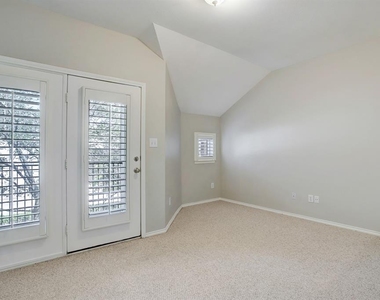 3023 N Heights Hollow Lane - Photo Thumbnail 9