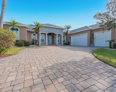 2453 Palmetto Circle - Photo Thumbnail 0