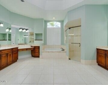 2453 Palmetto Circle - Photo Thumbnail 28