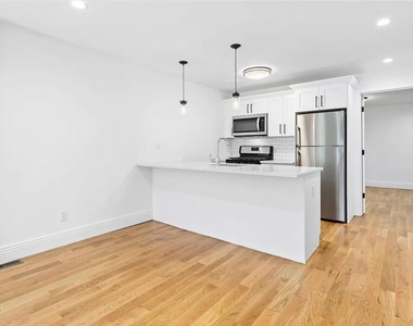 241 Lexington Avenue - Photo Thumbnail 1