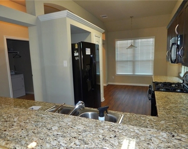 2824 Silver Oak Drive - Photo Thumbnail 5