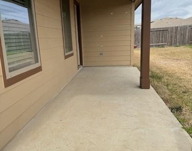 1715 Bear Spring Drive - Photo Thumbnail 16