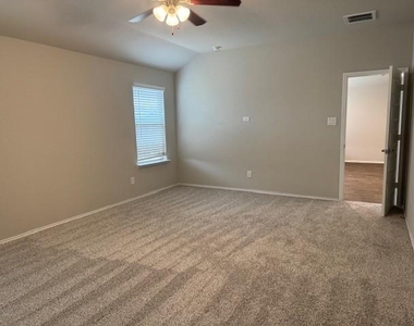 1715 Bear Spring Drive - Photo Thumbnail 10