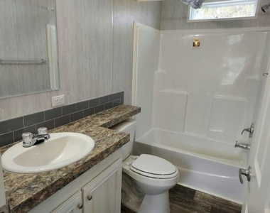 5611 Bayshore Rd - Photo Thumbnail 4