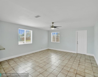 8205 Nw 71st Ave - Photo Thumbnail 8